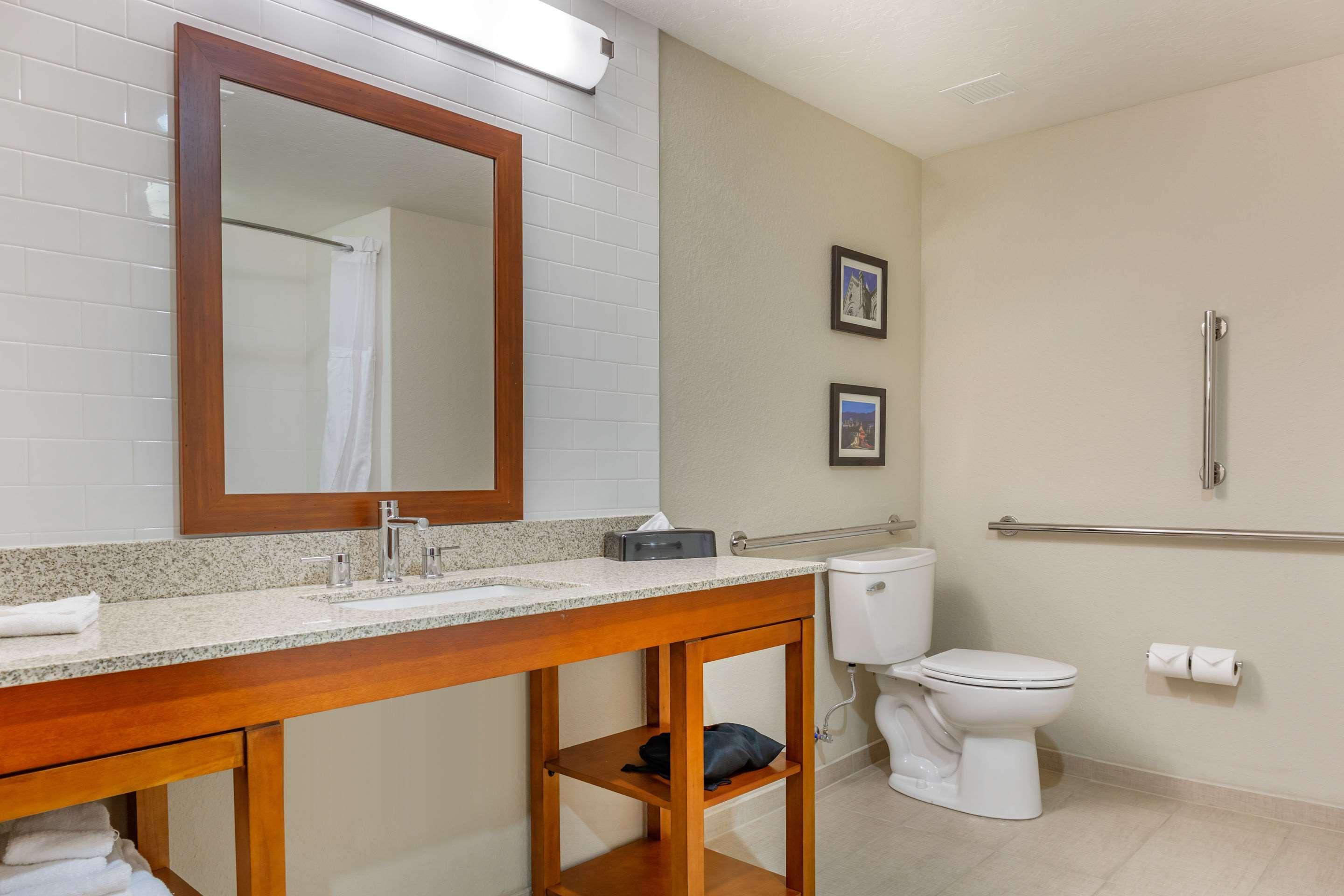 Comfort Inn & Suites Boise Airport Экстерьер фото