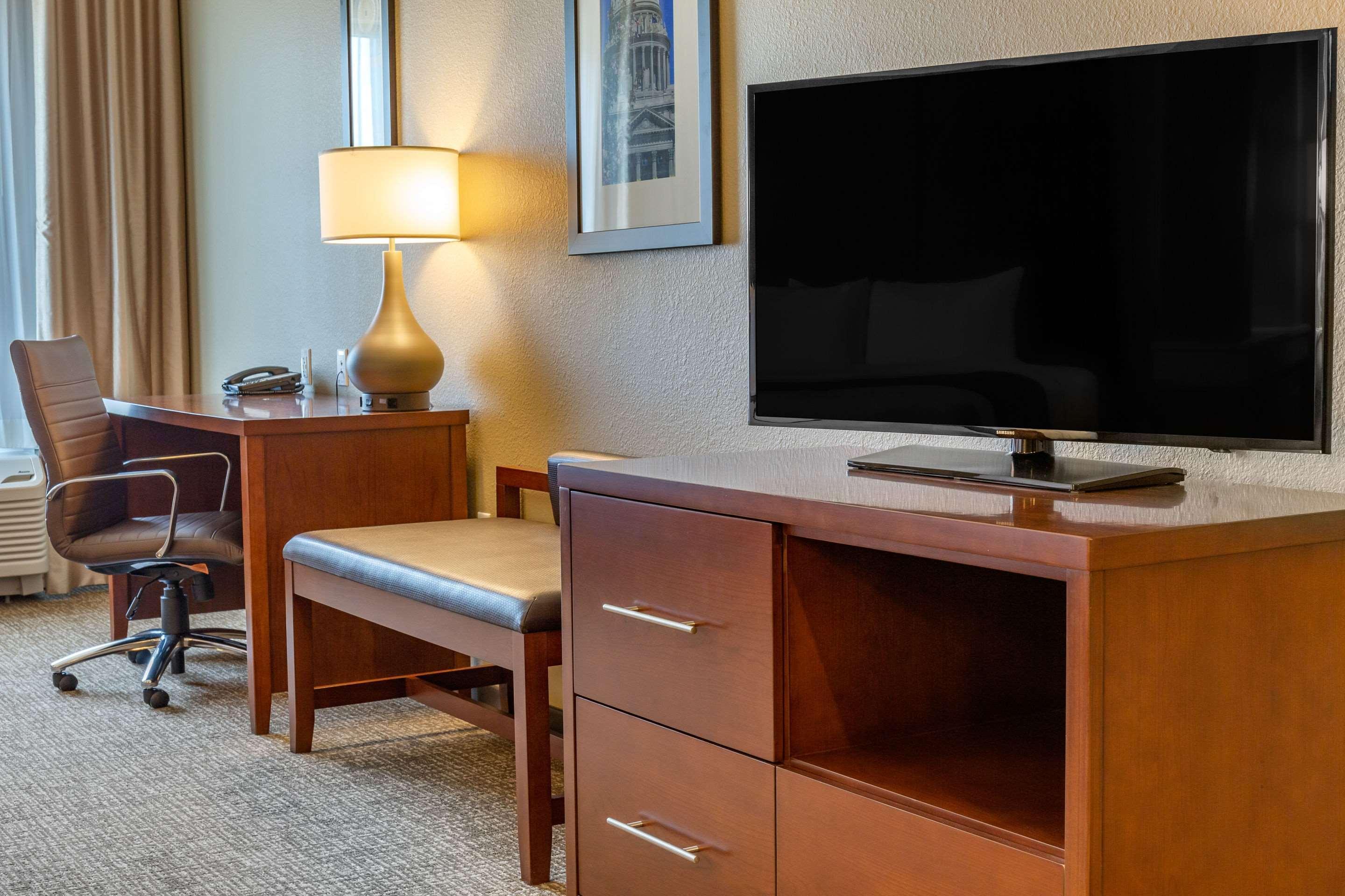 Comfort Inn & Suites Boise Airport Экстерьер фото