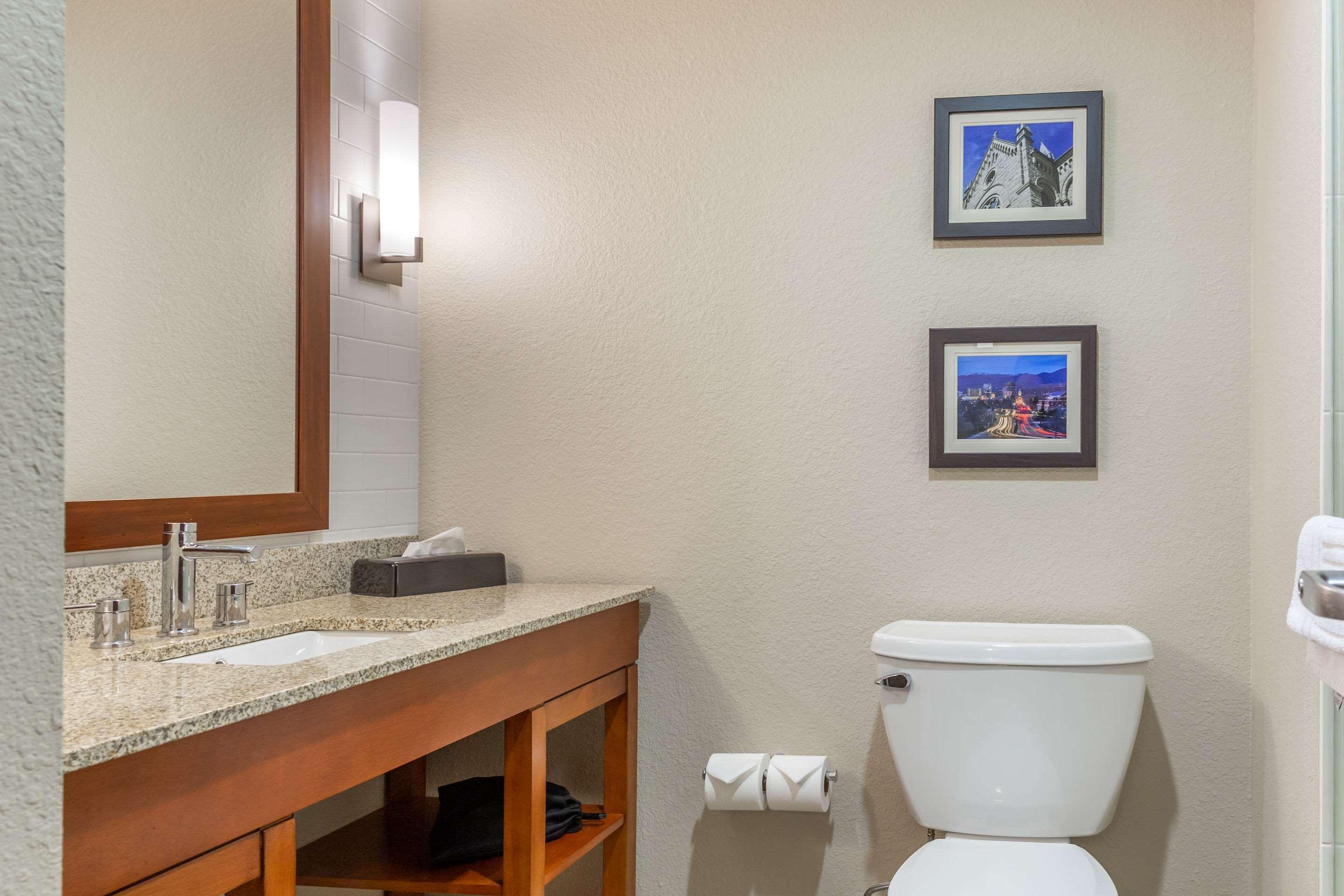 Comfort Inn & Suites Boise Airport Экстерьер фото