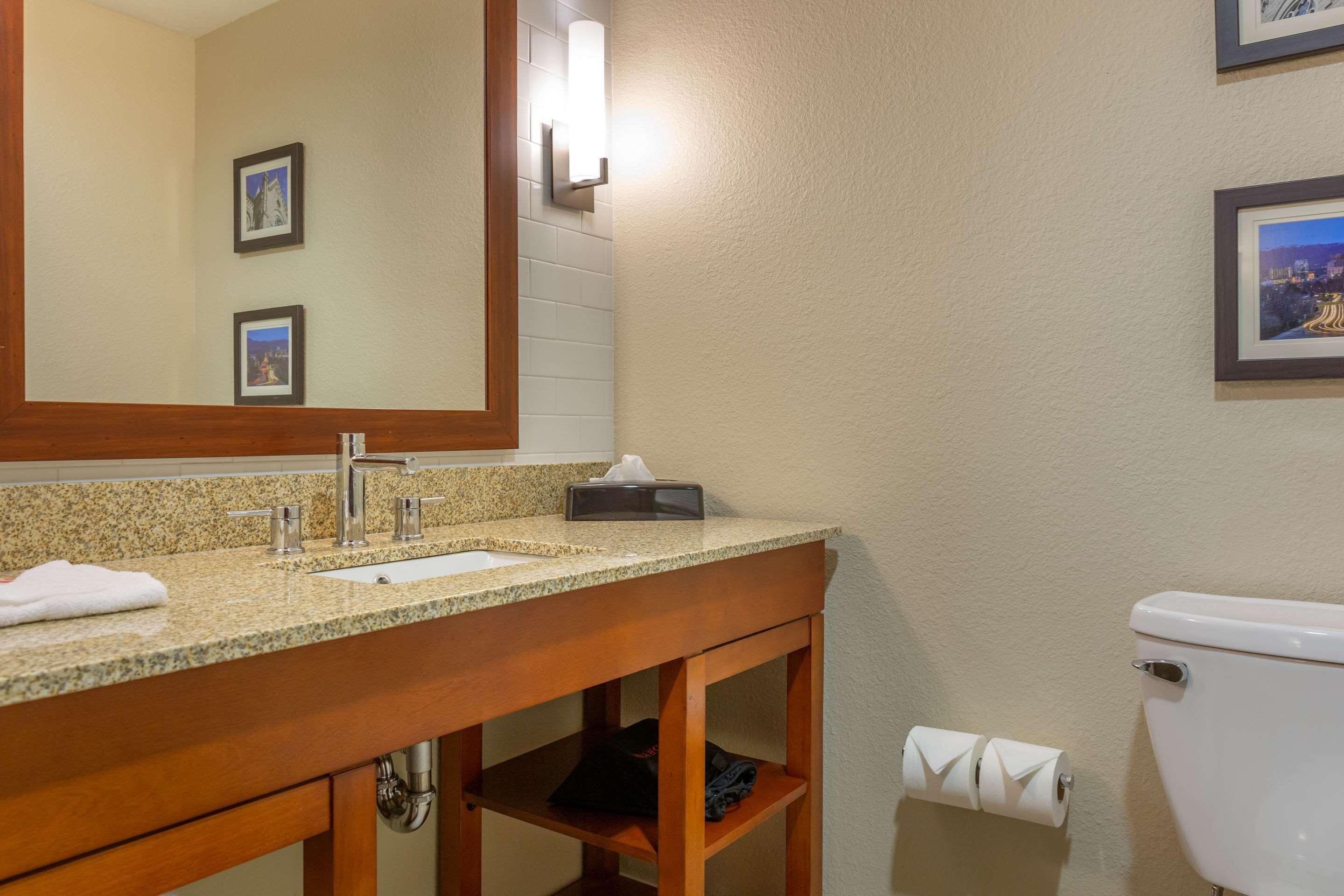 Comfort Inn & Suites Boise Airport Экстерьер фото